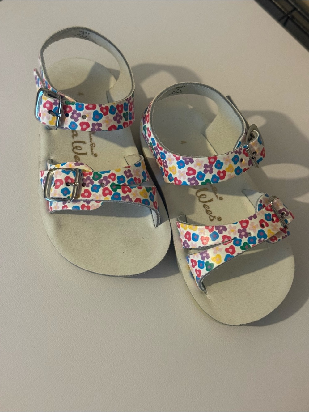 Sun-San Sea Wees Double-Buckle Floral Sandals